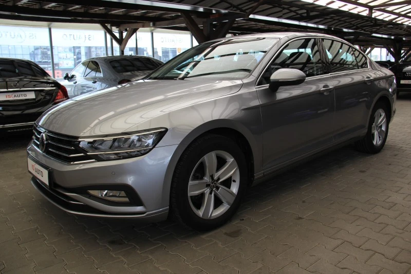 VW Passat 2.0TDI/Подгрев/F1/DSG/Камера/Distronic, снимка 1 - Автомобили и джипове - 46086806