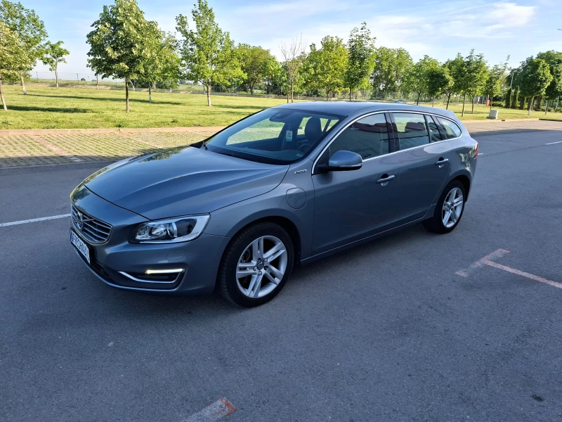 Volvo V60 2.4D6 TWIN ENGIN 4x4, снимка 3 - Автомобили и джипове - 50396905