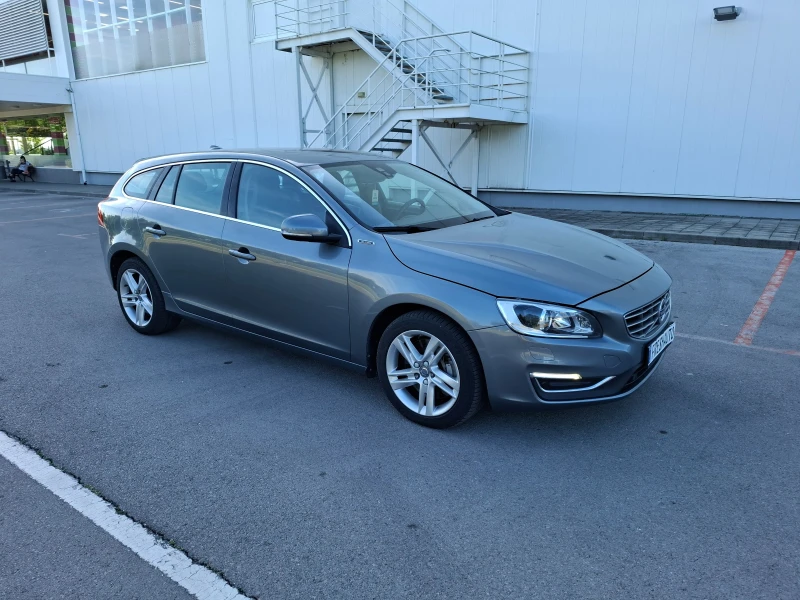 Volvo V60 2.4D6 TWIN ENGIN 4x4, снимка 2 - Автомобили и джипове - 50396905