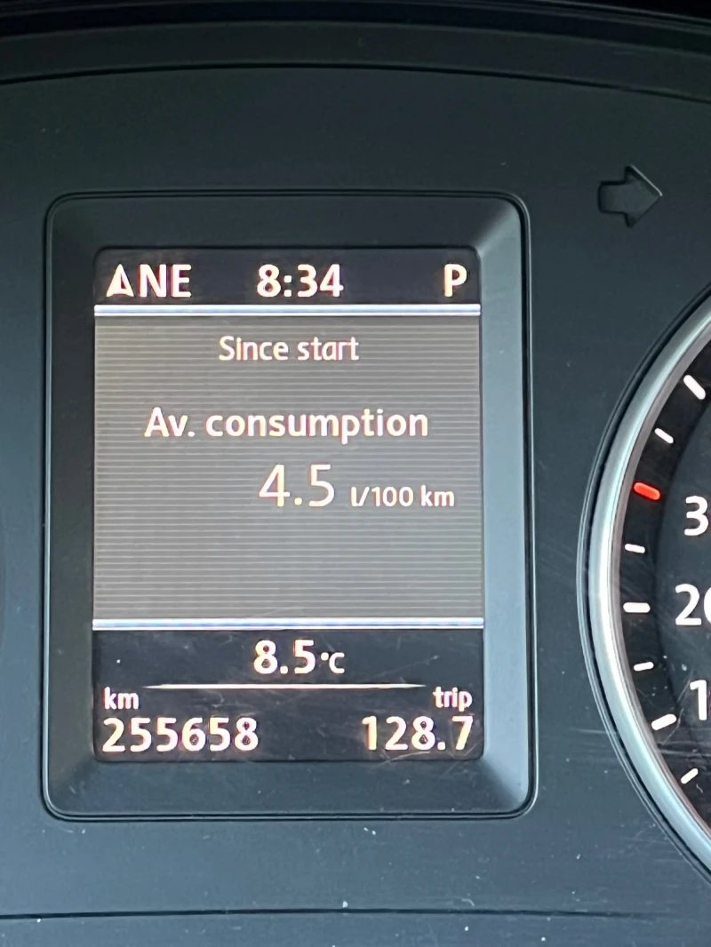 VW Touran 2.0 TDI CFHC, снимка 14 - Автомобили и джипове - 52135027