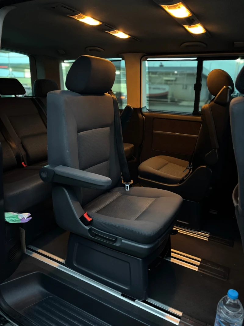 VW Multivan, снимка 8 - Автомобили и джипове - 52654131