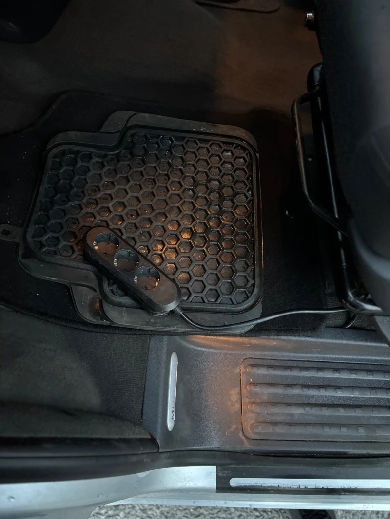 VW Multivan, снимка 9 - Автомобили и джипове - 52654131