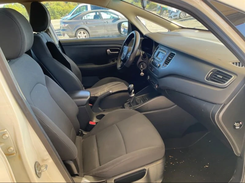 Kia Carens 1.7CRDI, снимка 3 - Автомобили и джипове - 52657116