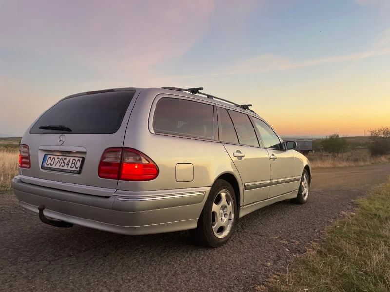 Mercedes-Benz E 270, снимка 4 - Автомобили и джипове - 52853396