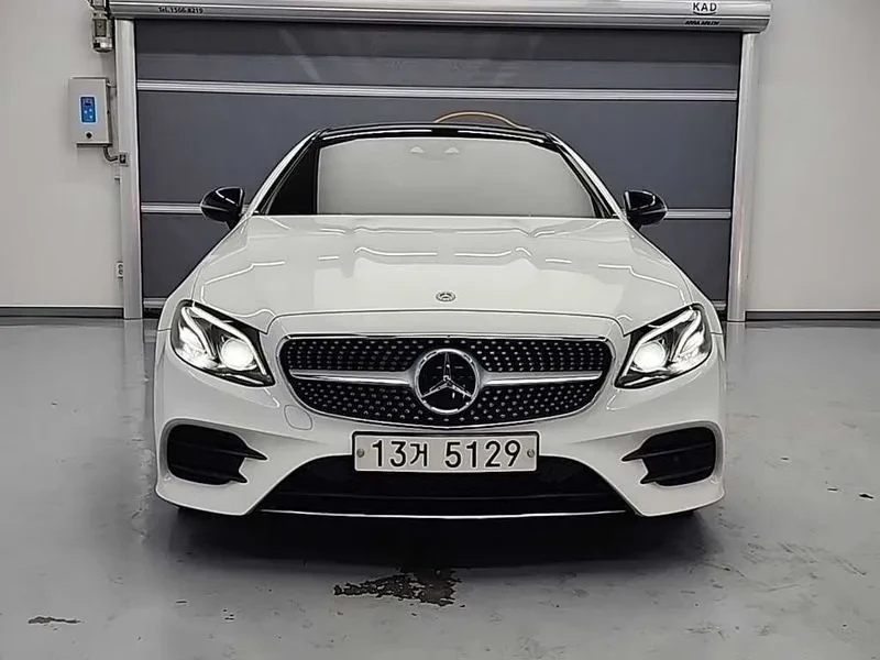 Mercedes-Benz E 200 COUPE, снимка 2 - Автомобили и джипове - 54909564