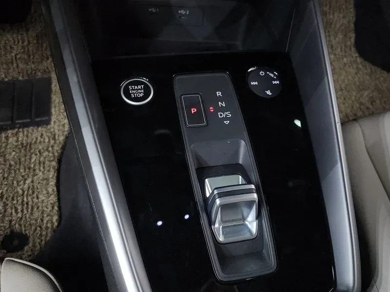 Audi A3 40 Tfsi, снимка 9 - Автомобили и джипове - 54970478