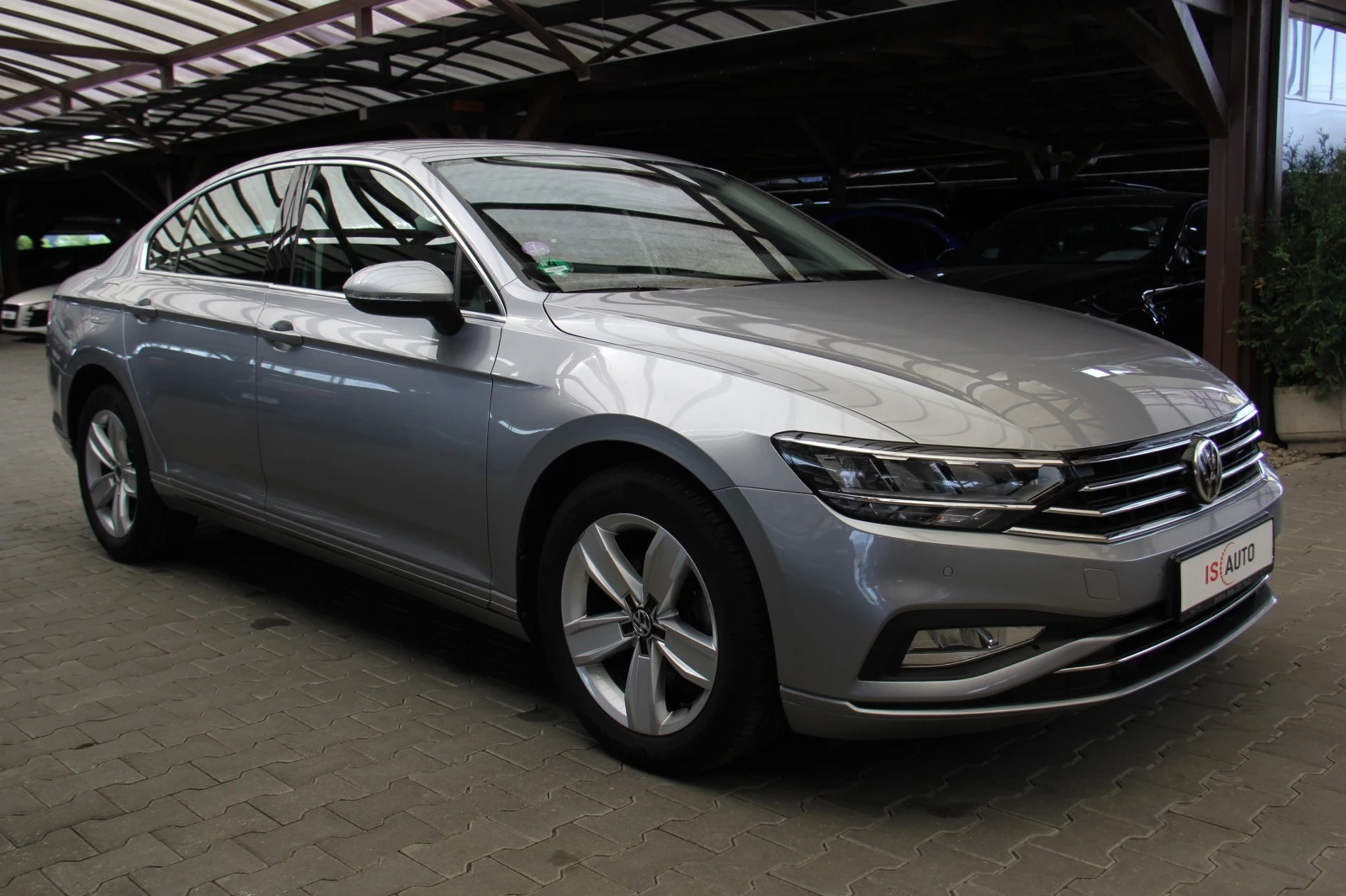 VW Passat 2.0TDI/Подгрев/F1/DSG/Камера/Distronic - изображение 3