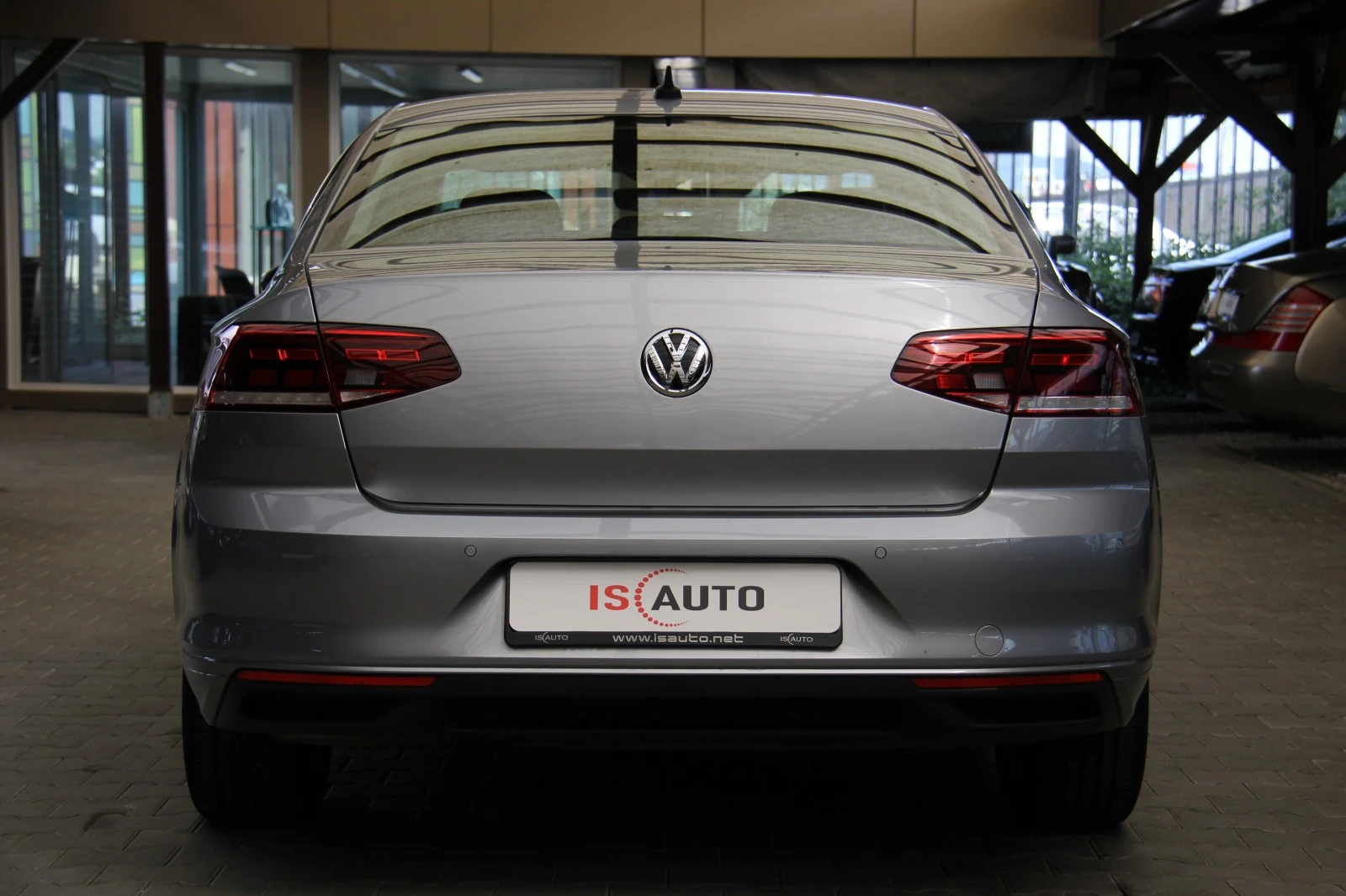 VW Passat 2.0TDI/Подгрев/F1/DSG/Камера/Distronic - изображение 5