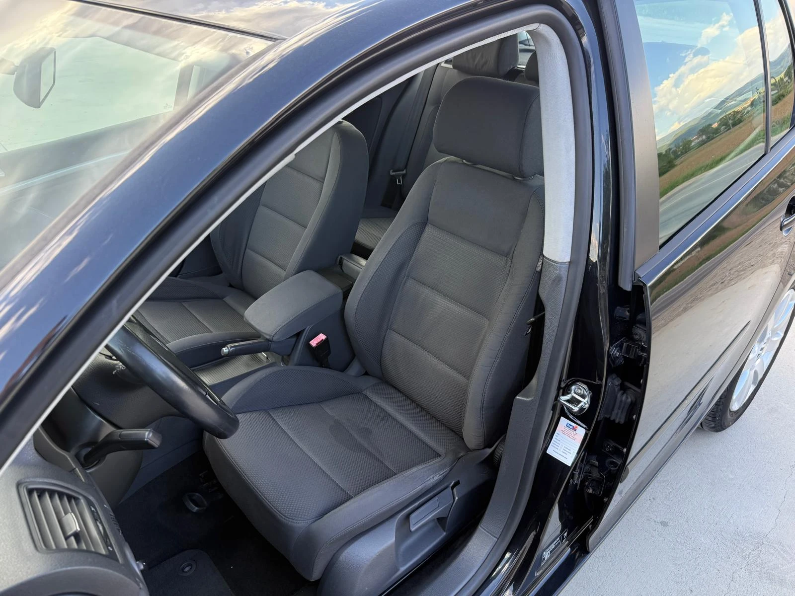 VW Golf 1.9 TDI Климатроник/Мултиволан/Собствен лизинг - изображение 10