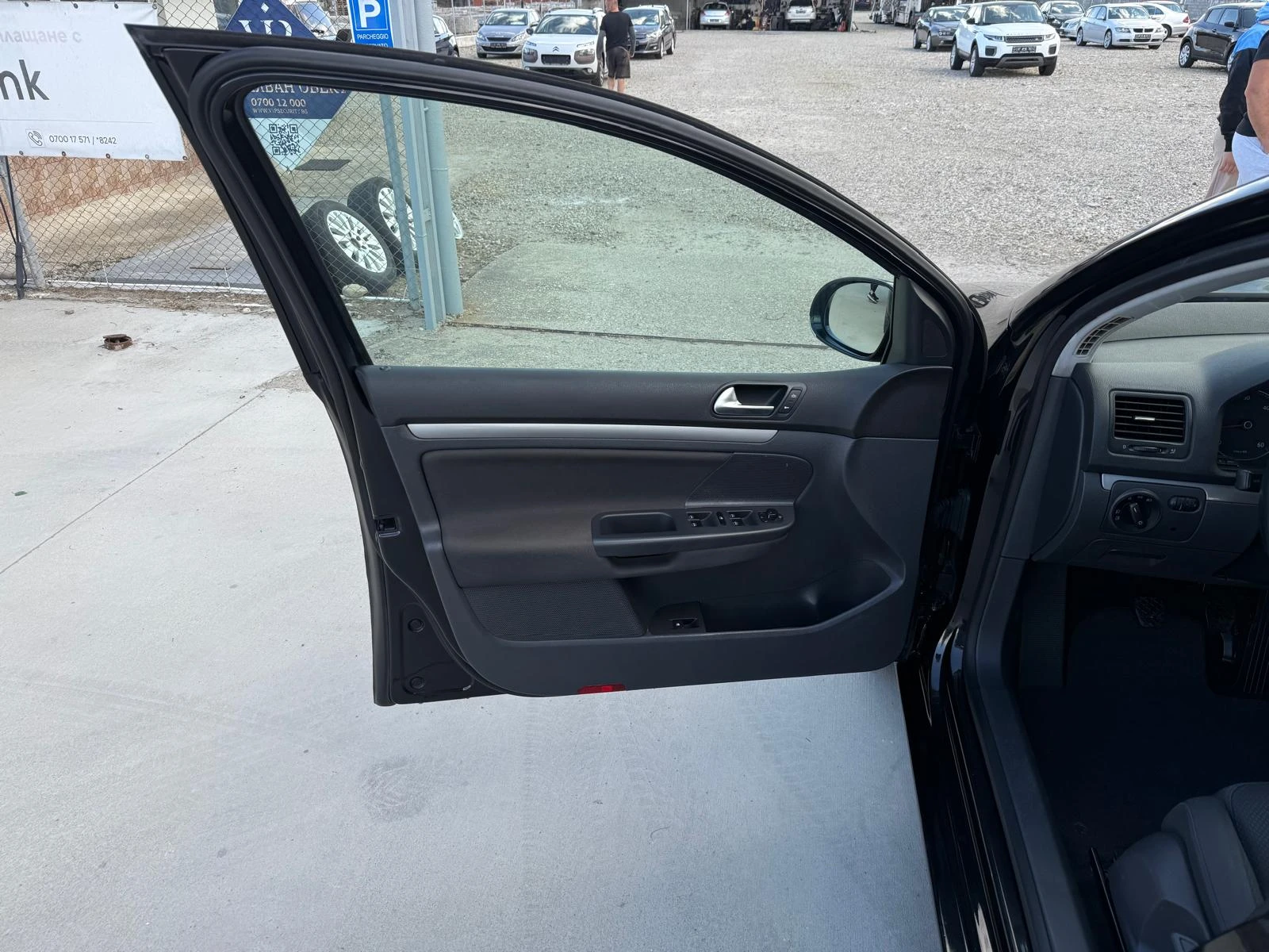 VW Golf 1.9 TDI Климатроник/Мултиволан/Собствен лизинг - изображение 9