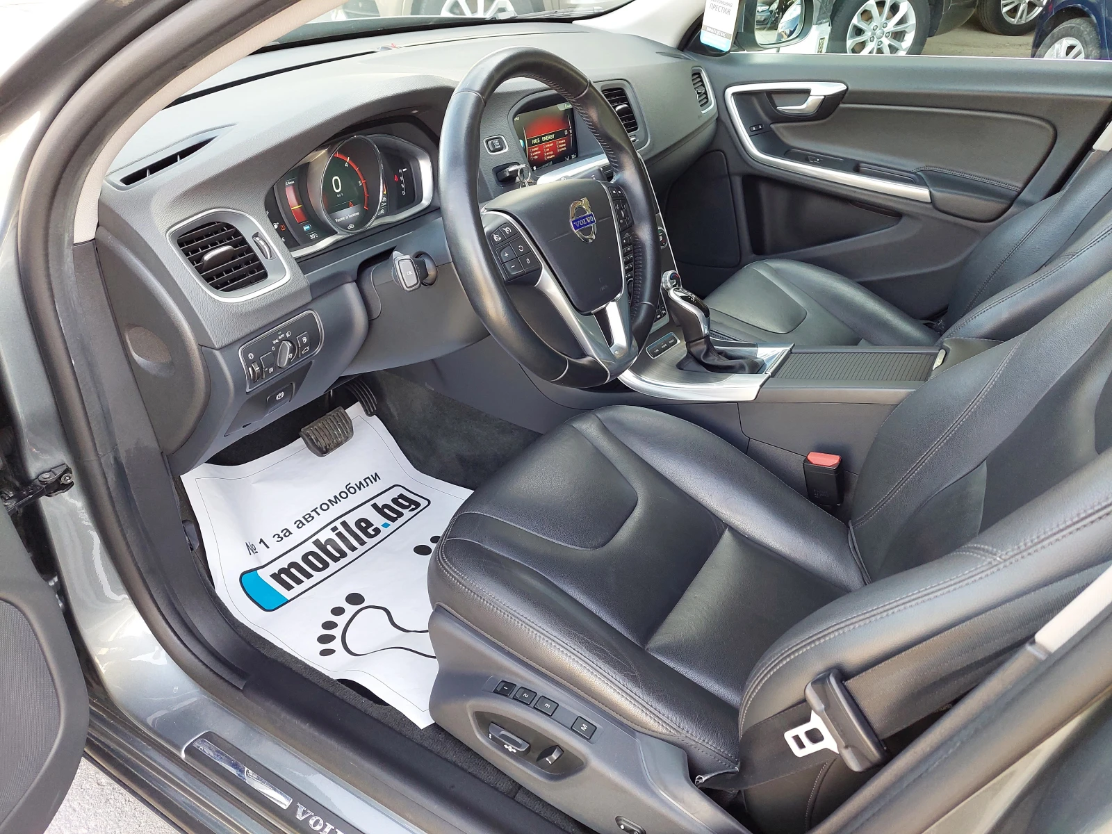 Volvo V60 2.4D6 TWIN ENGIN 4x4 - изображение 6