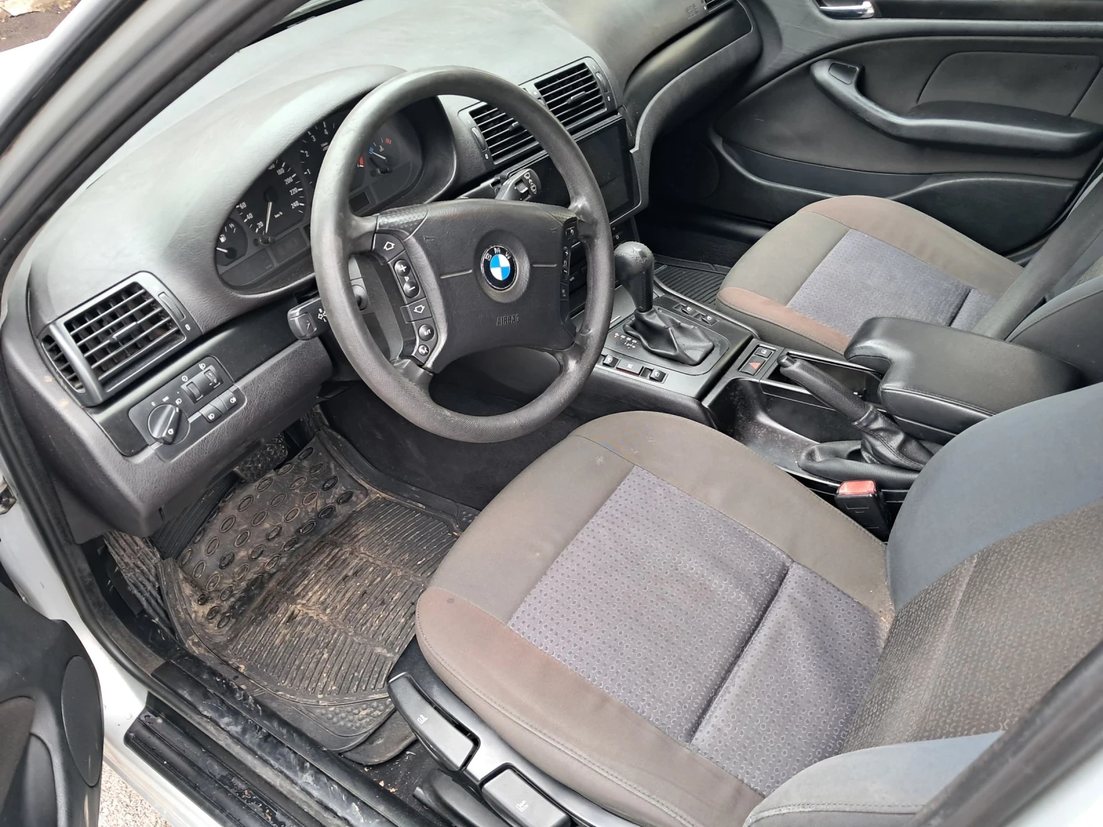 BMW 318 Комби - изображение 2