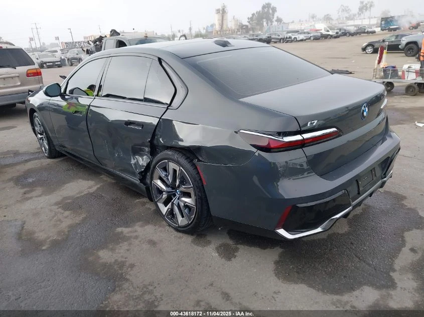 BMW i7 xDrive60 - изображение 3