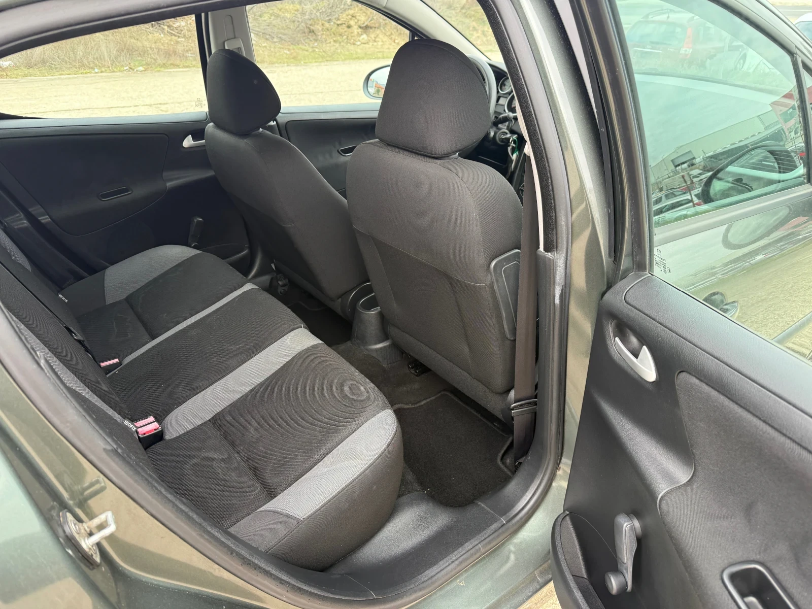 Peugeot 207 1.4 75кс - изображение 9