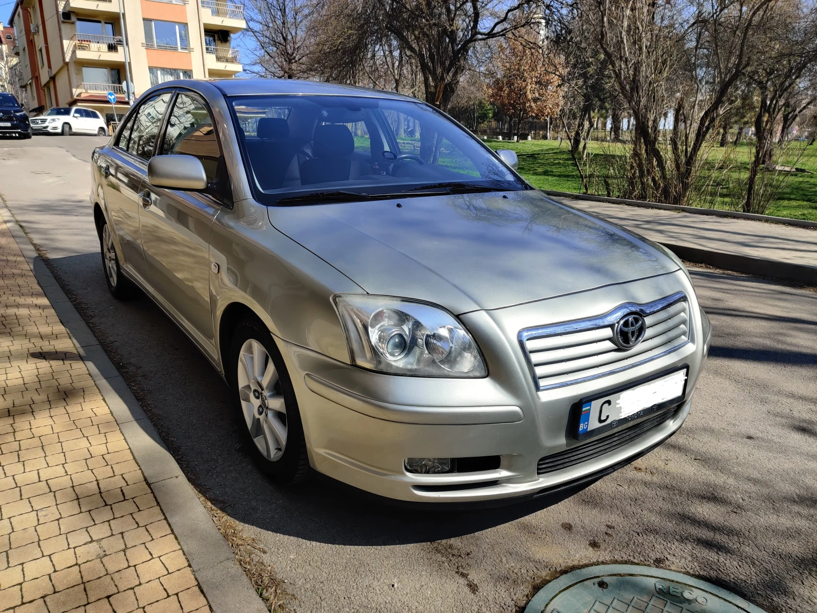 Toyota Avensis T25, снимка 5 - Автомобили и джипове - 53773585