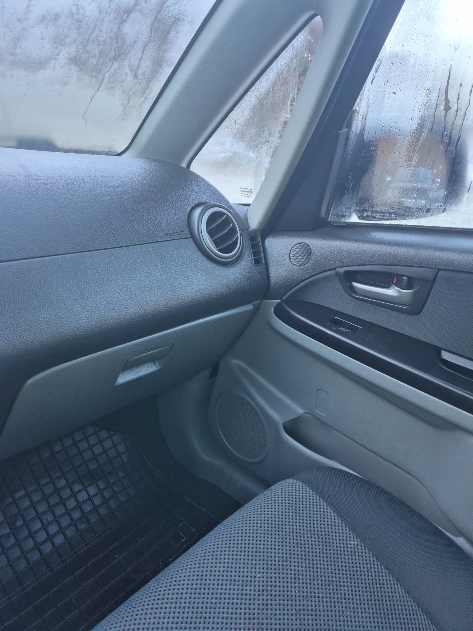 Suzuki SX4, снимка 9 - Автомобили и джипове - 53904785