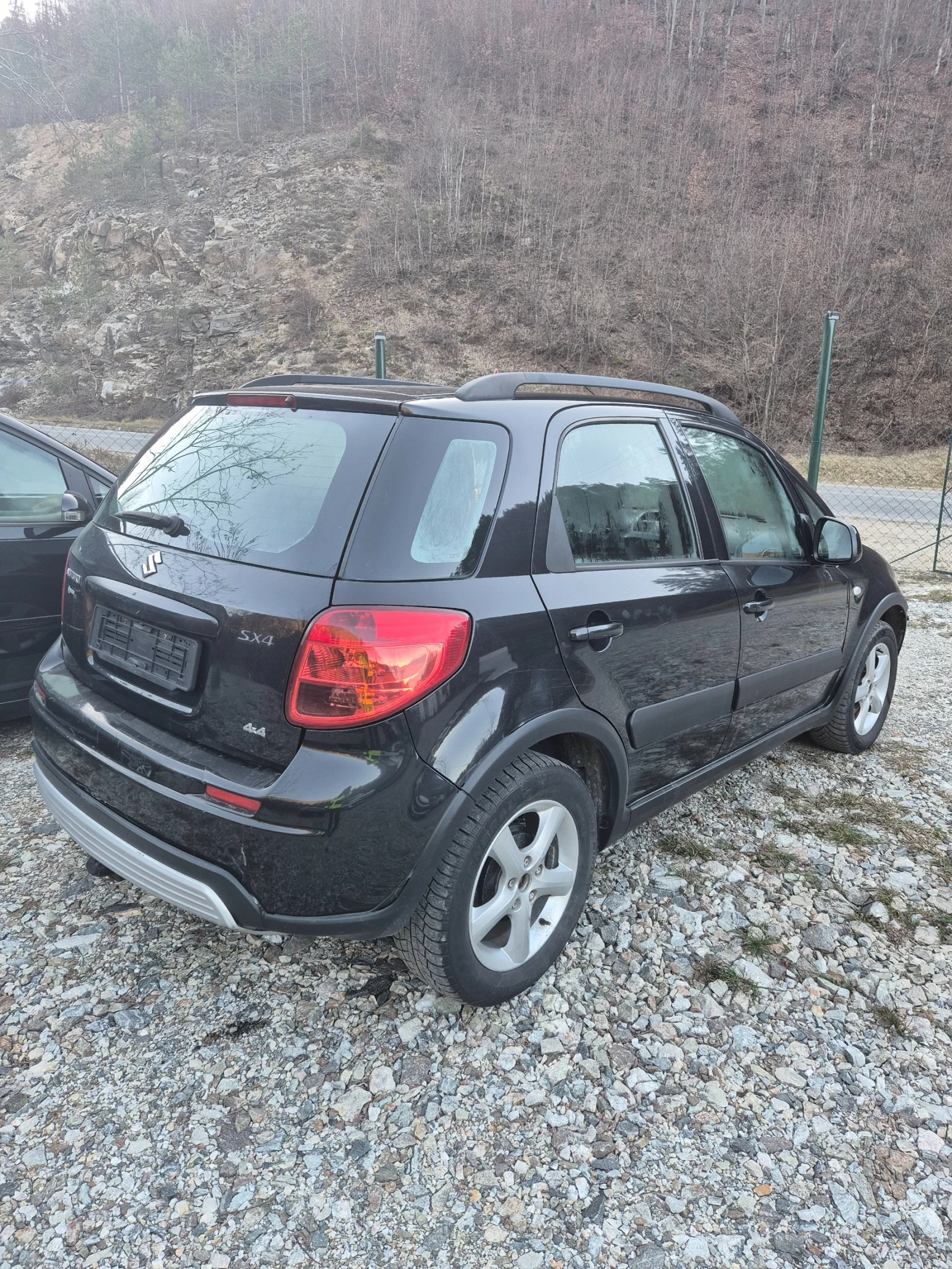 Suzuki SX4, снимка 4 - Автомобили и джипове - 53904785