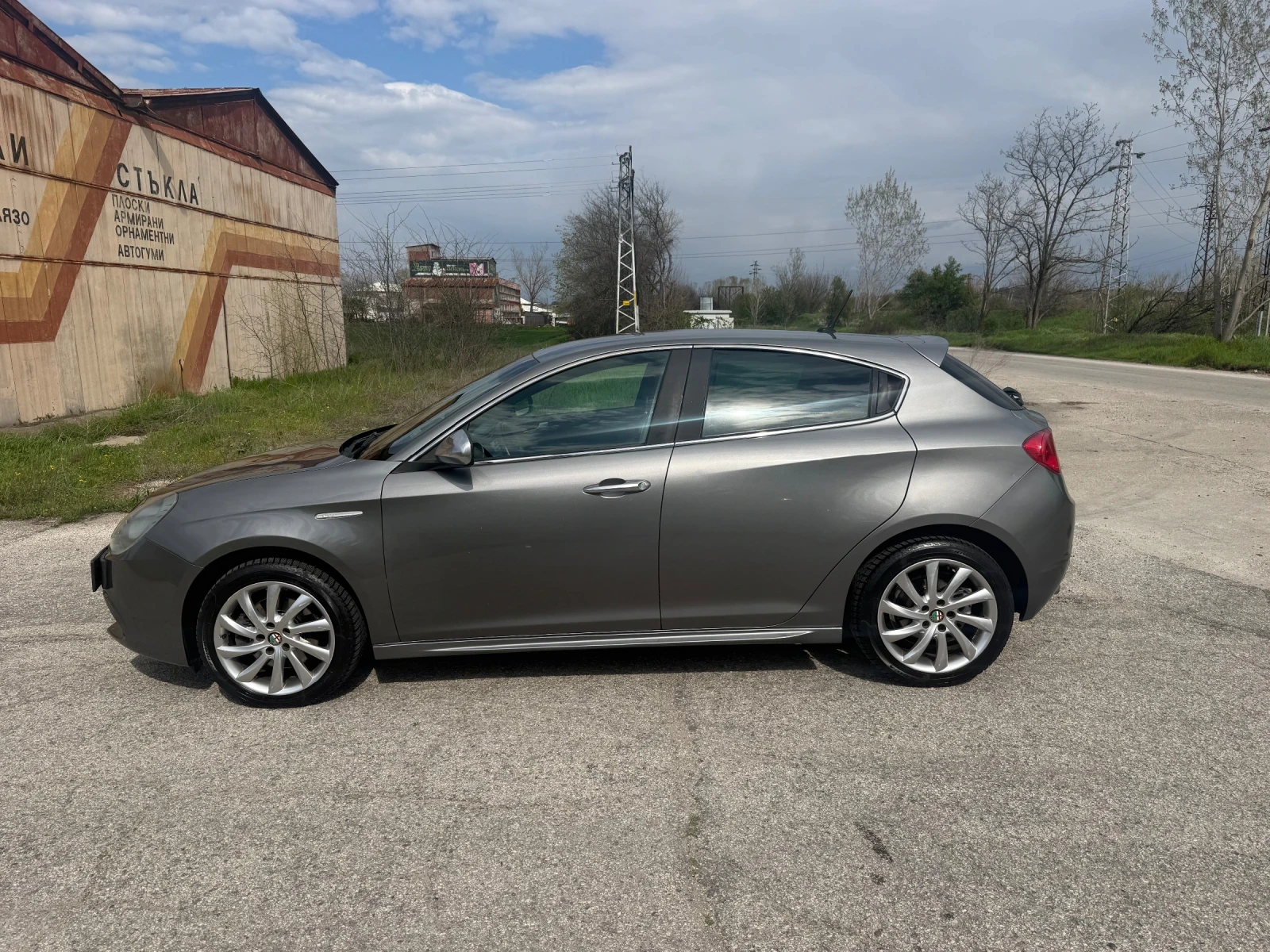 Alfa Romeo Giulietta 2.0D-143кс-Кожа-Нави-Лед-СПОРТ, снимка 3 - Автомобили и джипове - 54151761