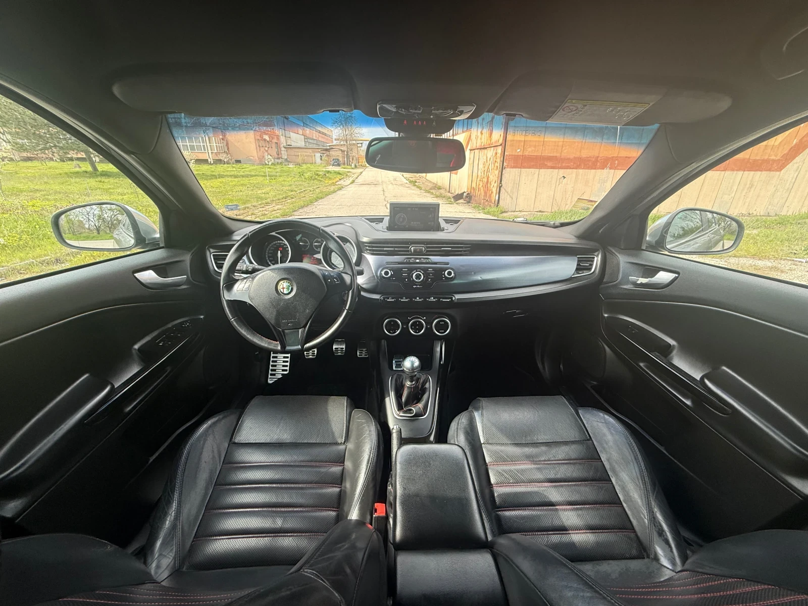 Alfa Romeo Giulietta 2.0D-143кс-Кожа-Нави-Лед-СПОРТ, снимка 14 - Автомобили и джипове - 54151761