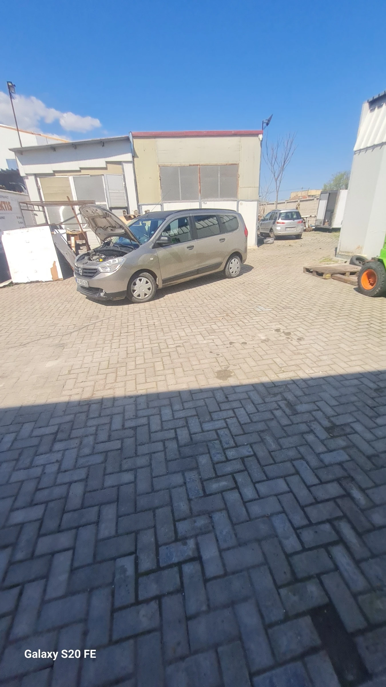 Dacia Lodgy 6+ 1, снимка 2 - Автомобили и джипове - 54316570