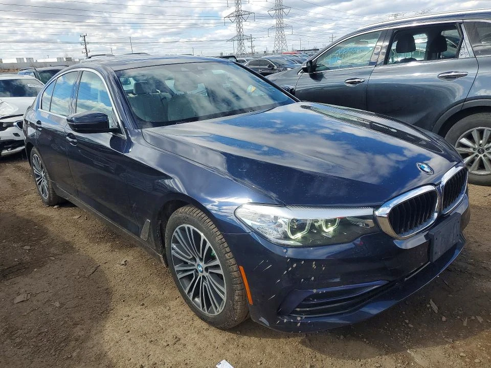 BMW 530 xi, снимка 4 - Автомобили и джипове - 54342576