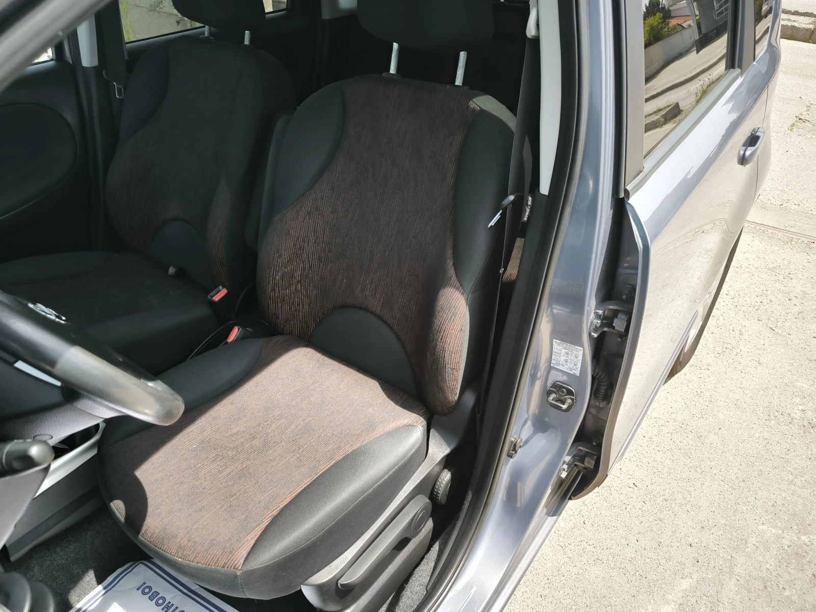 Nissan Note 1.6I, снимка 12 - Автомобили и джипове - 54412715