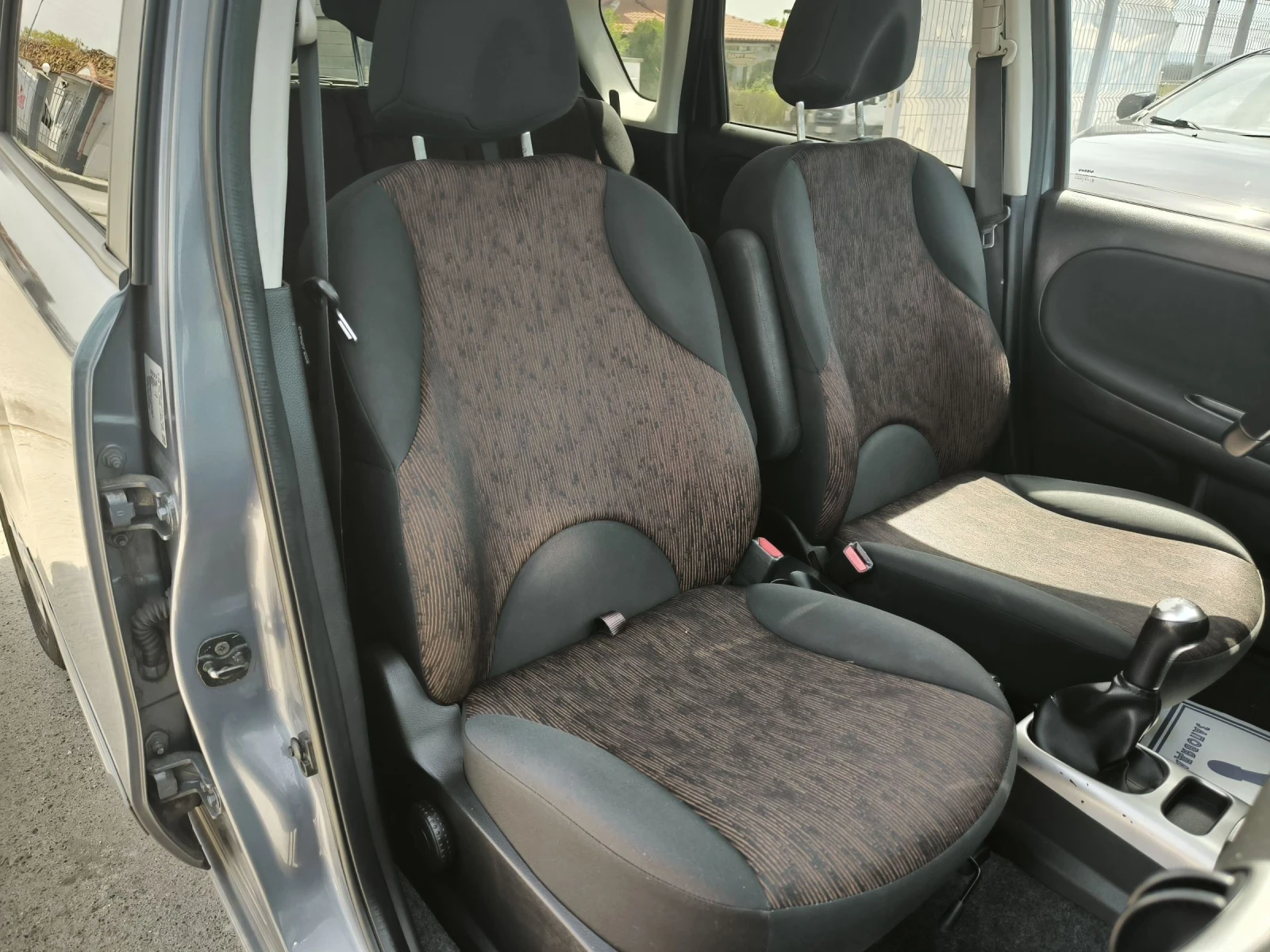 Nissan Note 1.6I, снимка 8 - Автомобили и джипове - 54412715