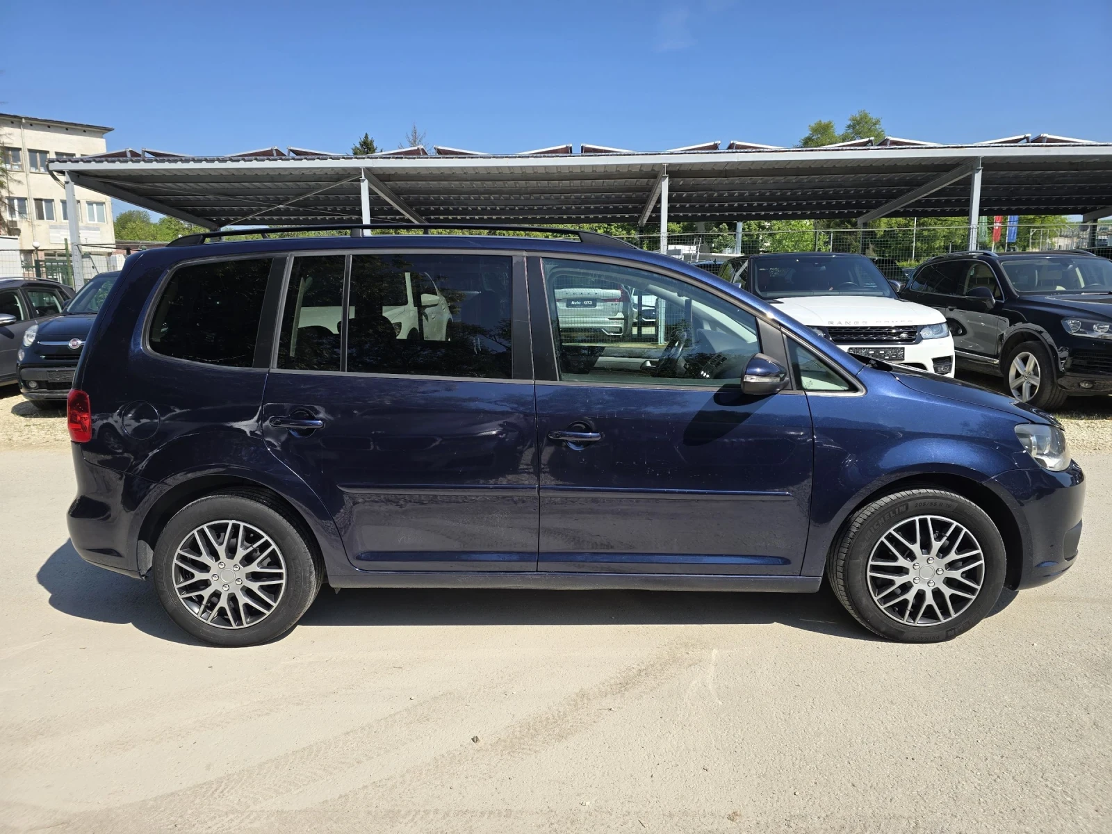 VW Touran 1.6TDI 105к.с Comfort line DSG, снимка 8 - Автомобили и джипове - 54502963