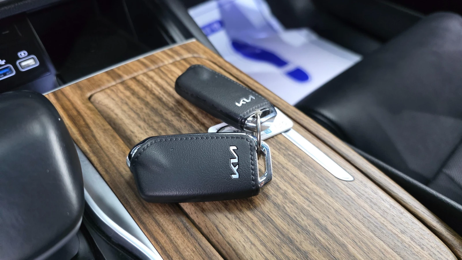 Kia K8 3.8* PLATINUM* ОБДУХВАНЕ* ХЕДЪП* КАМЕРА* LANE* ASS, снимка 15 - Автомобили и джипове - 54822358