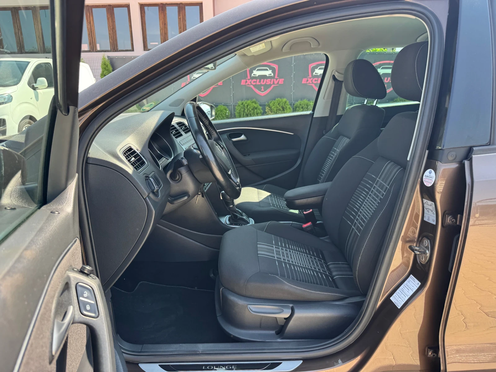 VW Polo 1.2TSI LOUGNE FULL EKSTRA, снимка 10 - Автомобили и джипове - 55438361