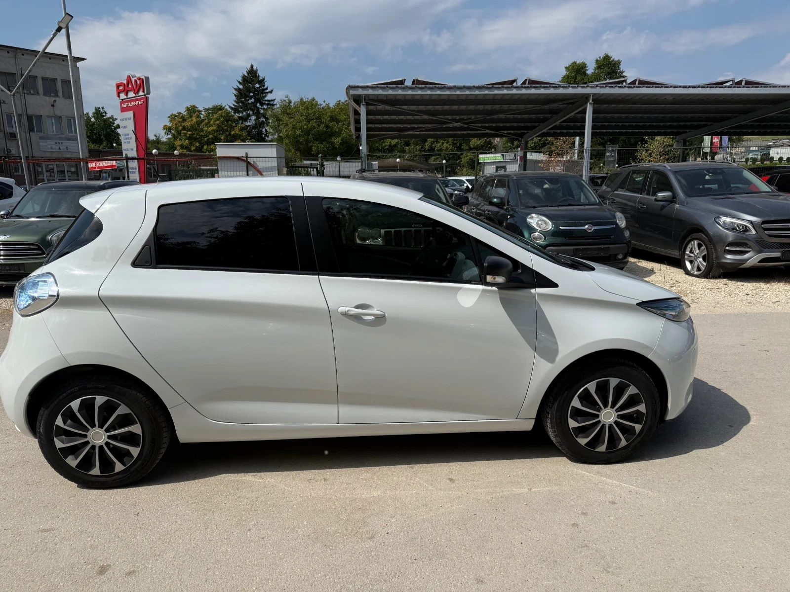 Renault Zoe 44KW - 92к.с. - 68 000KM! Топ състояние, снимка 5 - Автомобили и джипове - 55654501