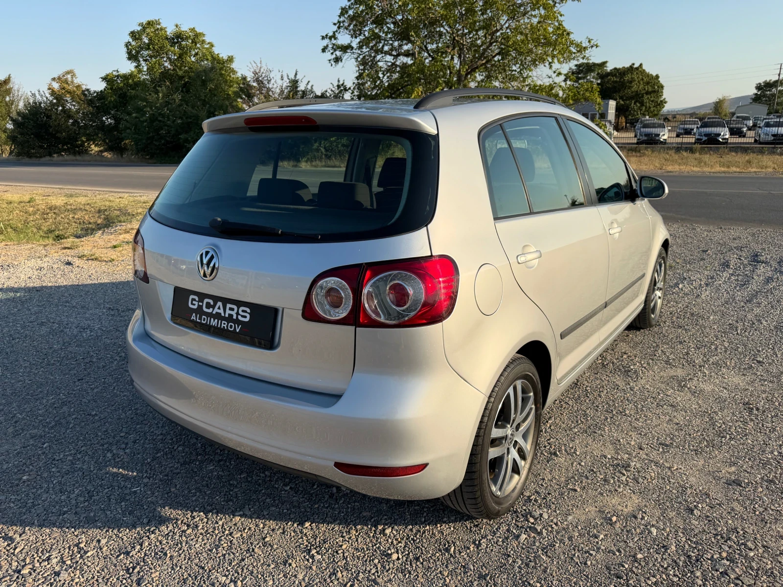 VW Golf Plus 1, 6 КАТО НОВА, снимка 4 - Автомобили и джипове - 55741914
