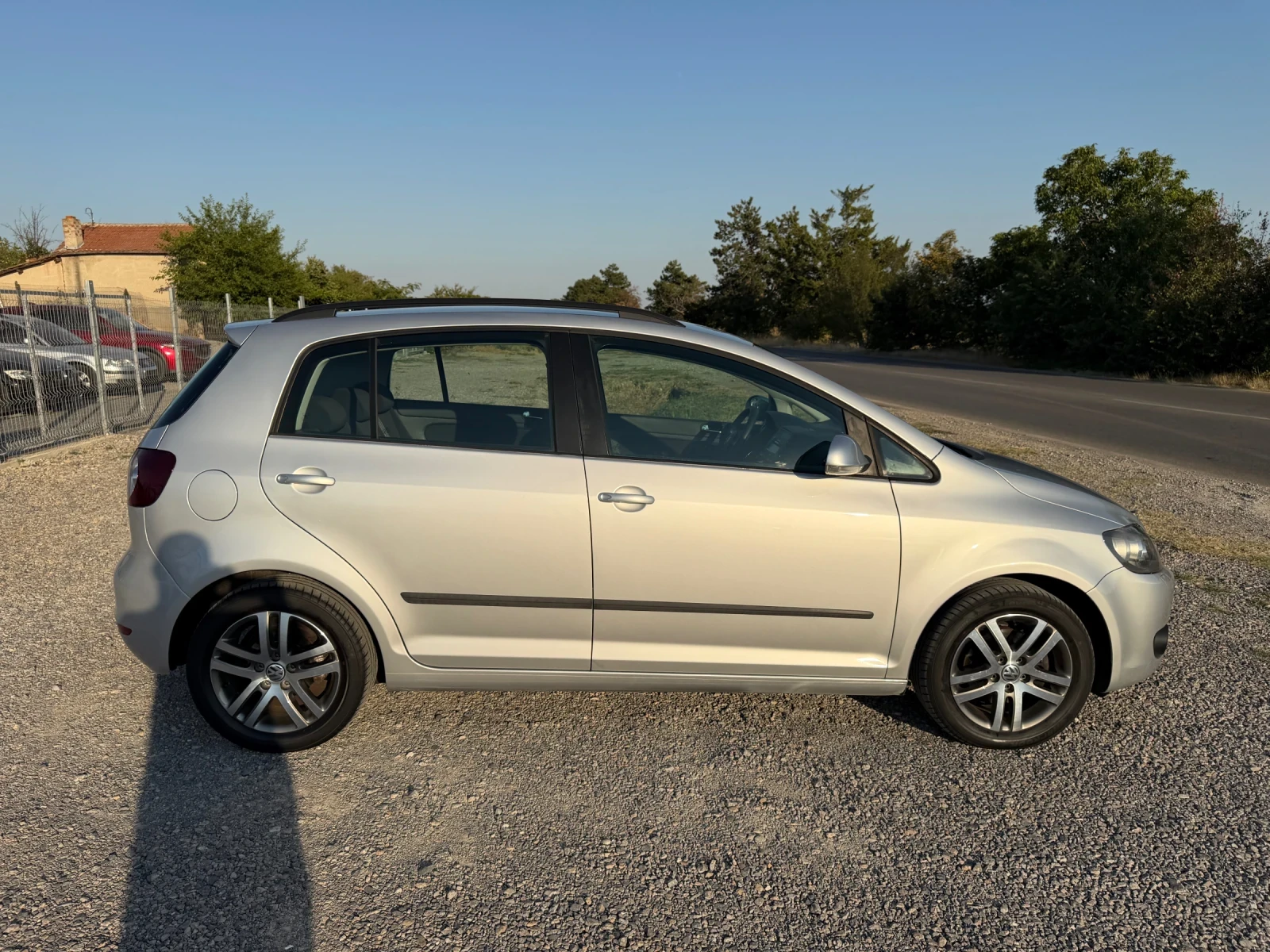 VW Golf Plus 1, 6 КАТО НОВА, снимка 3 - Автомобили и джипове - 55741914