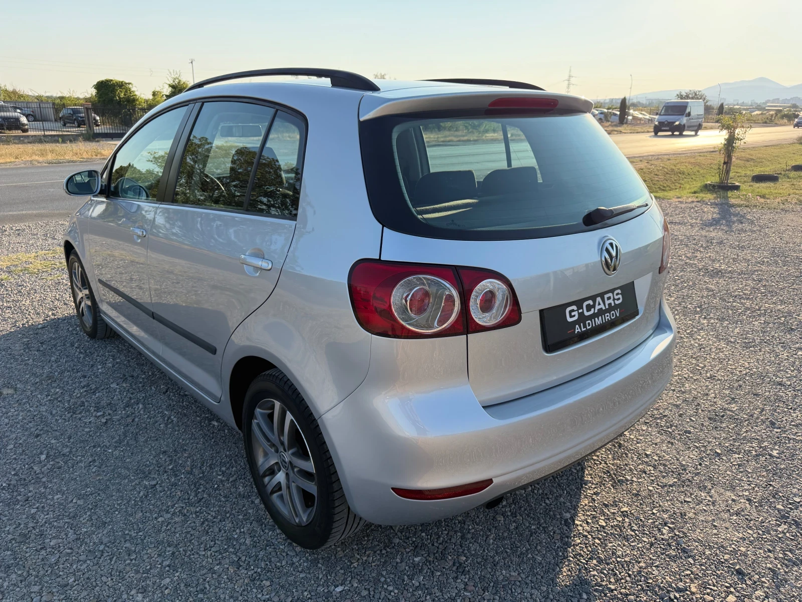 VW Golf Plus 1, 6 КАТО НОВА, снимка 6 - Автомобили и джипове - 55741914