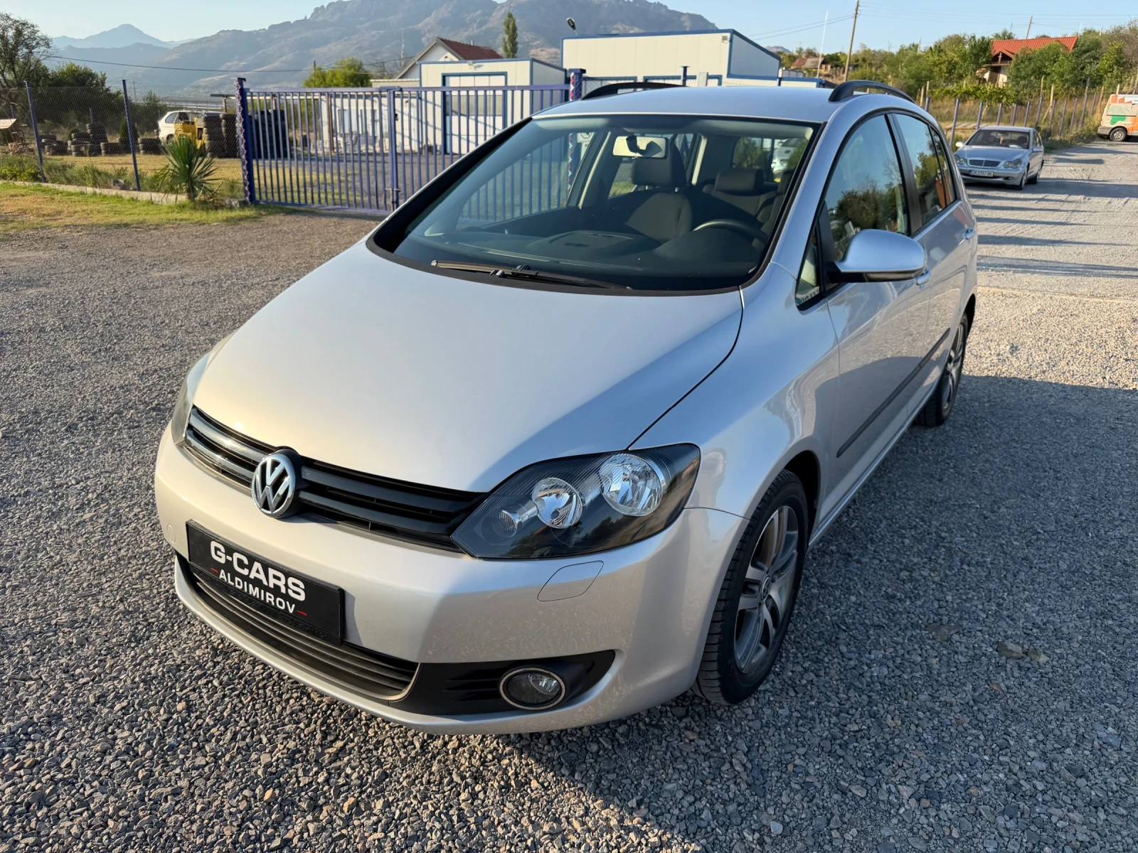 VW Golf Plus 1, 6 КАТО НОВА, снимка 8 - Автомобили и джипове - 55741914