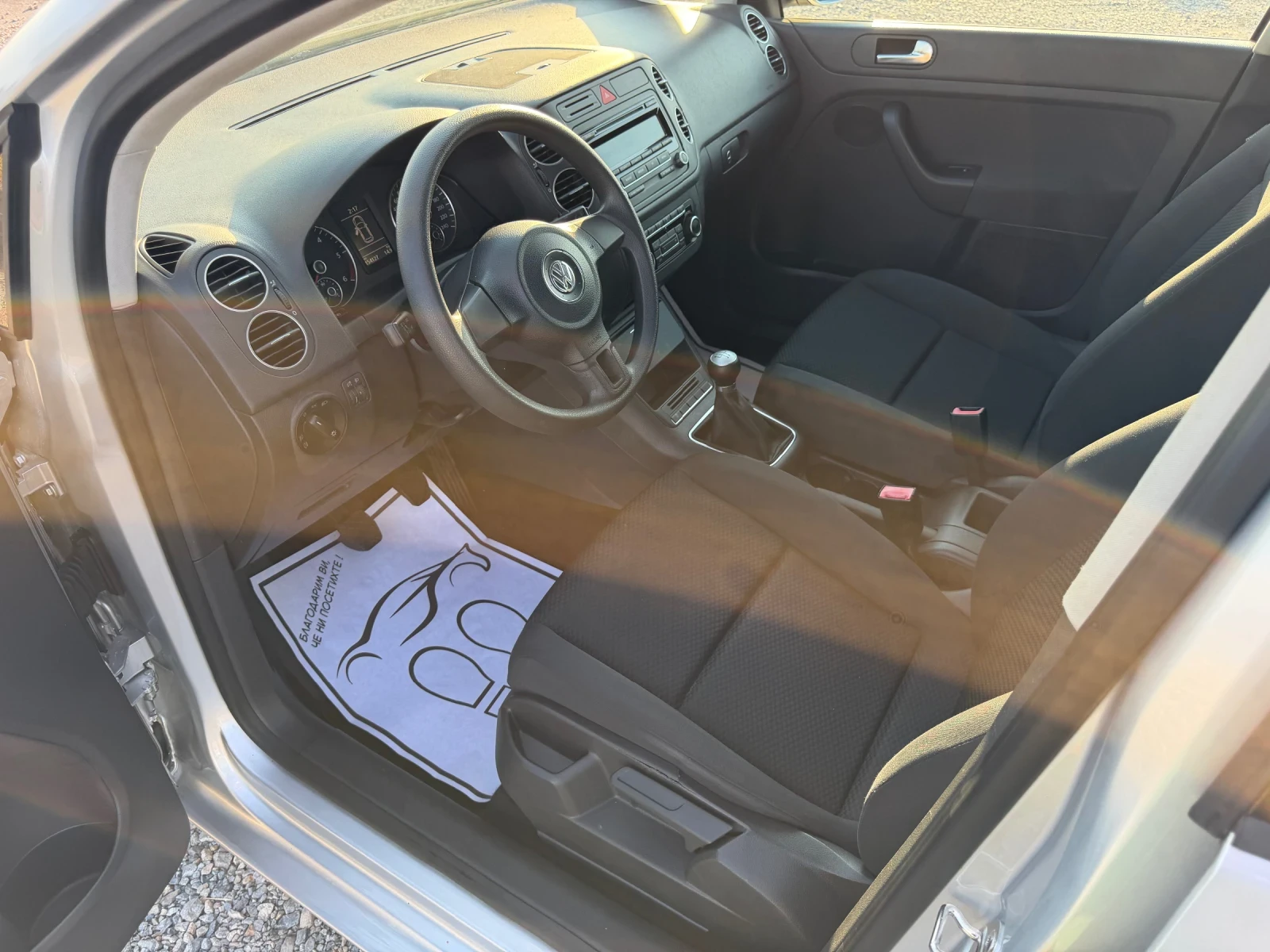 VW Golf Plus 1, 6 КАТО НОВА, снимка 10 - Автомобили и джипове - 55741914
