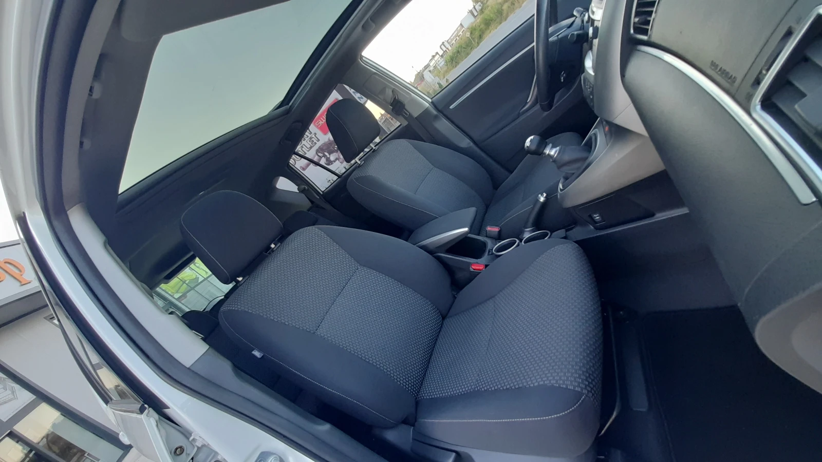 Toyota Verso 1.8i - SWISS , снимка 10 - Автомобили и джипове - 55743102
