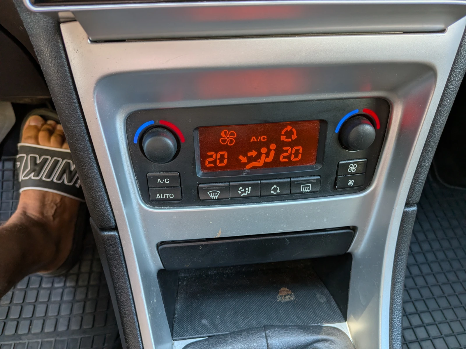 Peugeot 307, снимка 11 - Автомобили и джипове - 56116750