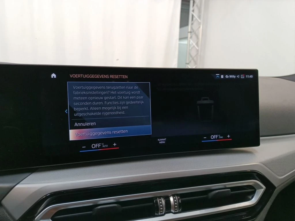 BMW 330 Reeks Touring Navi LED , снимка 14 - Автомобили и джипове - 56205729