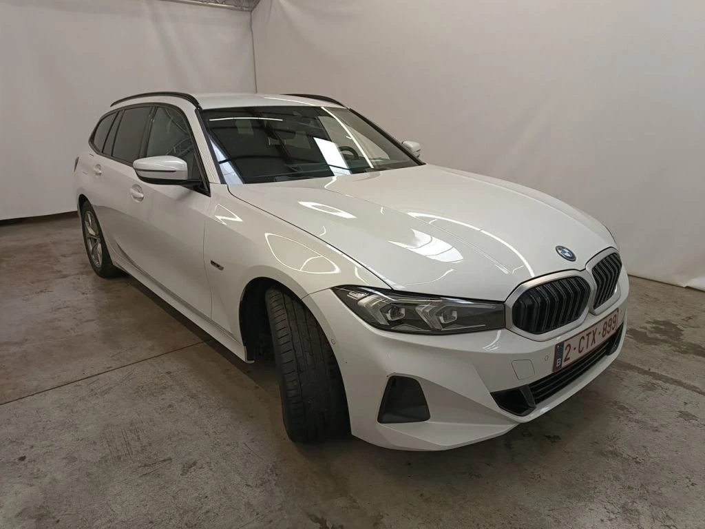 BMW 330 Reeks Touring Navi LED , снимка 3 - Автомобили и джипове - 56205729