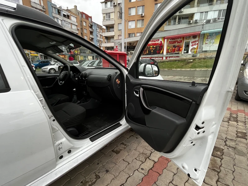 Dacia Duster, снимка 9 - Автомобили и джипове - 52346469