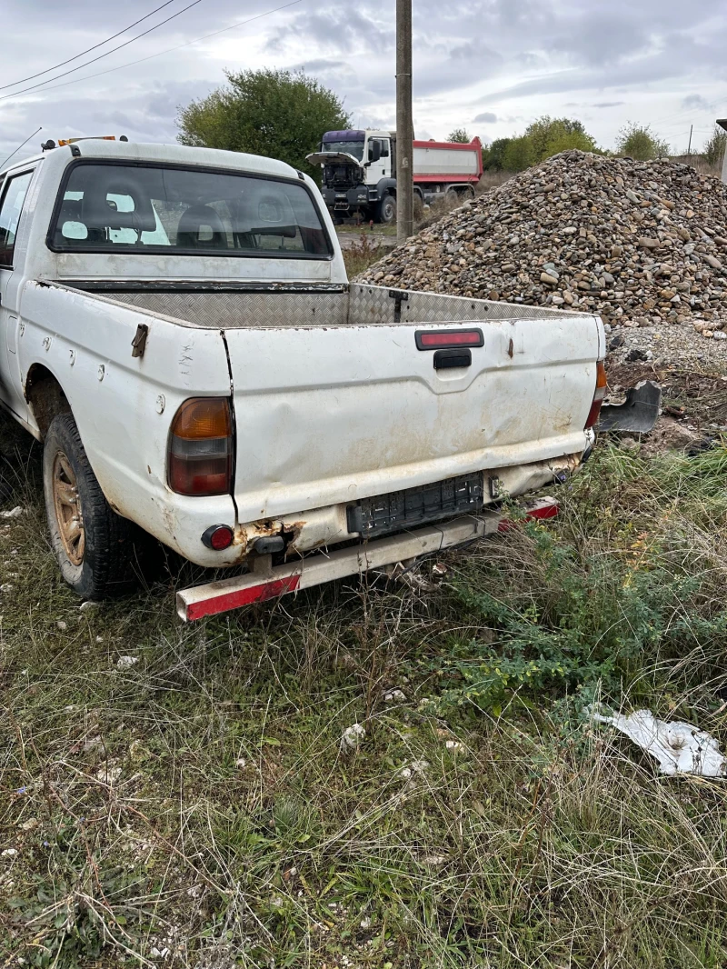 Mitsubishi L200 2.5tdi, снимка 2 - Автомобили и джипове - 52611440