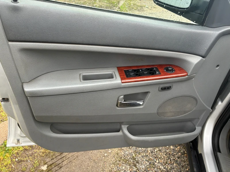Jeep Grand cherokee 3.0 CRD, снимка 10 - Автомобили и джипове - 53392232