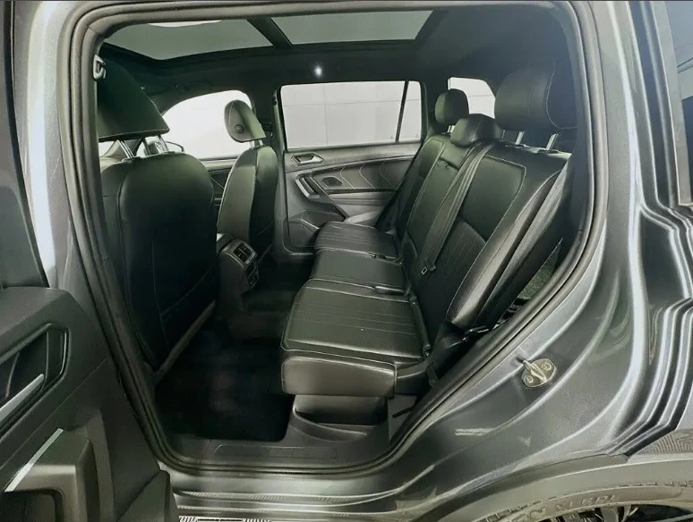 VW Tiguan R-line All space 4Motion, снимка 10 - Автомобили и джипове - 54570232