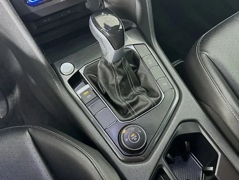 VW Tiguan R-line All space 4Motion, снимка 11 - Автомобили и джипове - 54570232