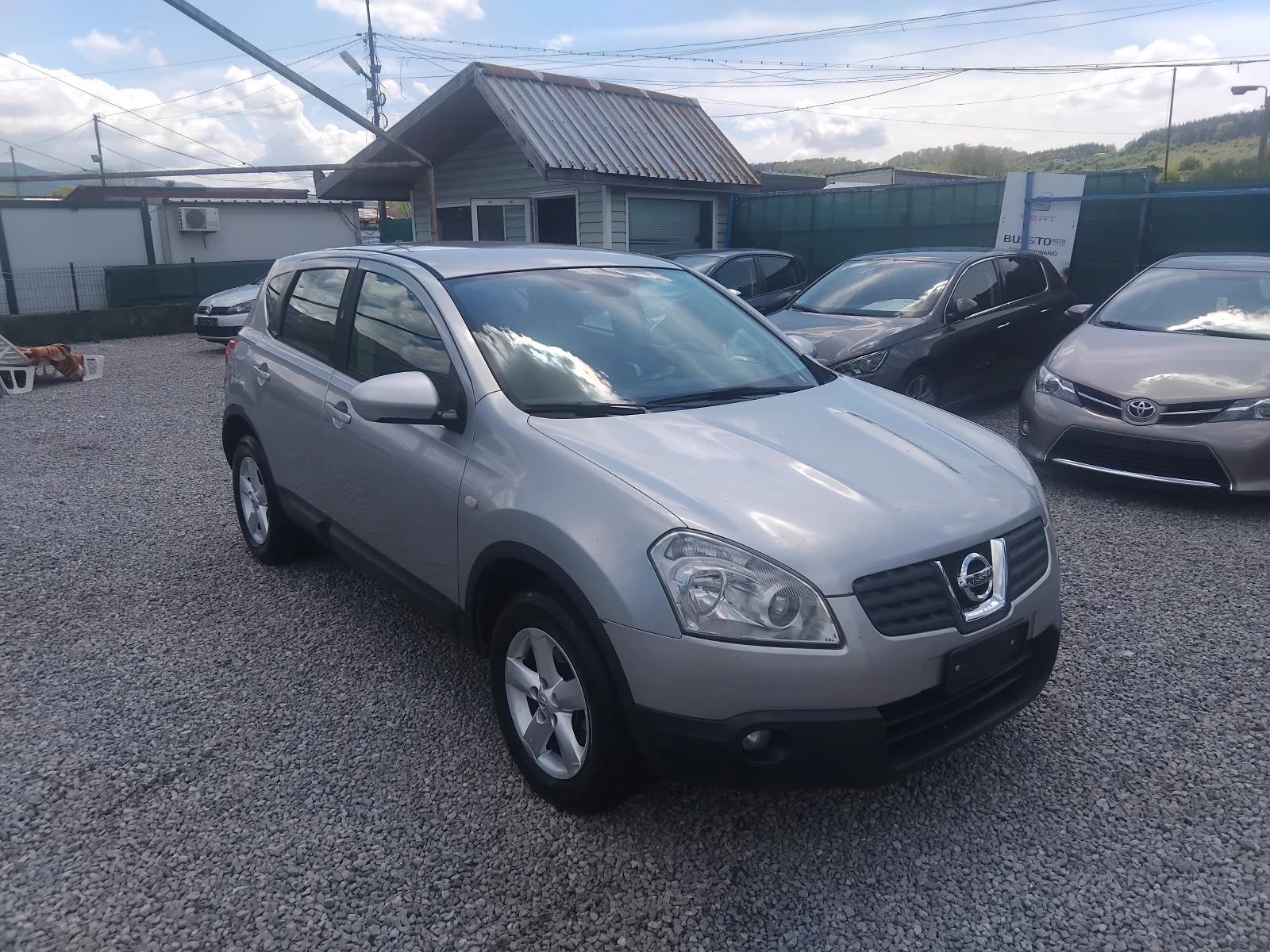 Nissan Qashqai 1.5DCI, снимка 2 - Автомобили и джипове - 54491015
