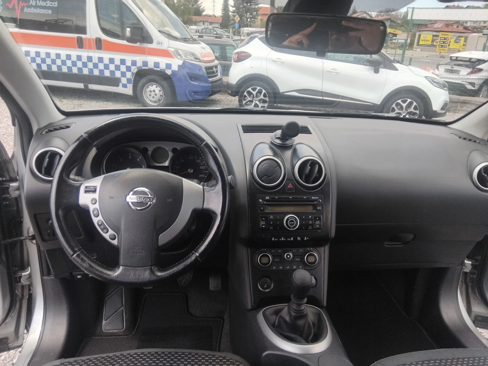 Nissan Qashqai 1.5DCI, снимка 7 - Автомобили и джипове - 54491015