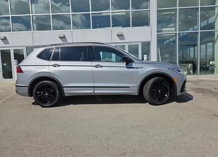 VW Tiguan R-line All space 4Motion, снимка 2 - Автомобили и джипове - 54570232