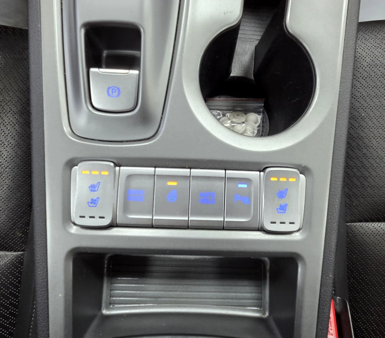 Hyundai Kona 64KWh/Premium/Blue Link/SOH100%, снимка 16 - Автомобили и джипове - 54937041