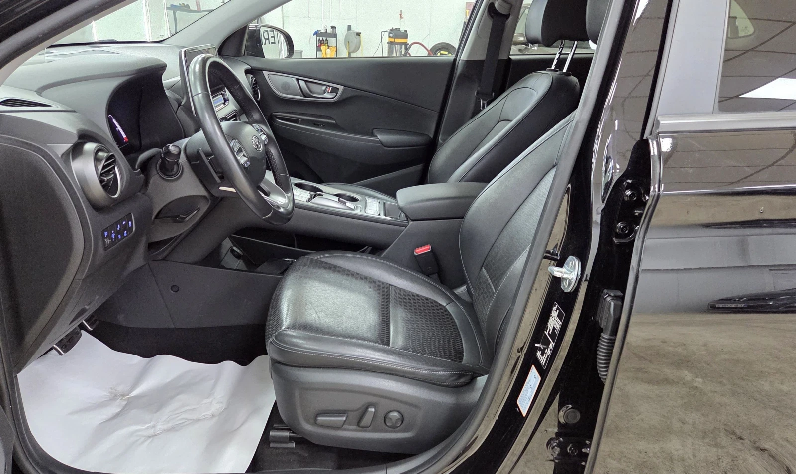 Hyundai Kona 64KWh/Premium/Blue Link/SOH100%, снимка 7 - Автомобили и джипове - 54937041